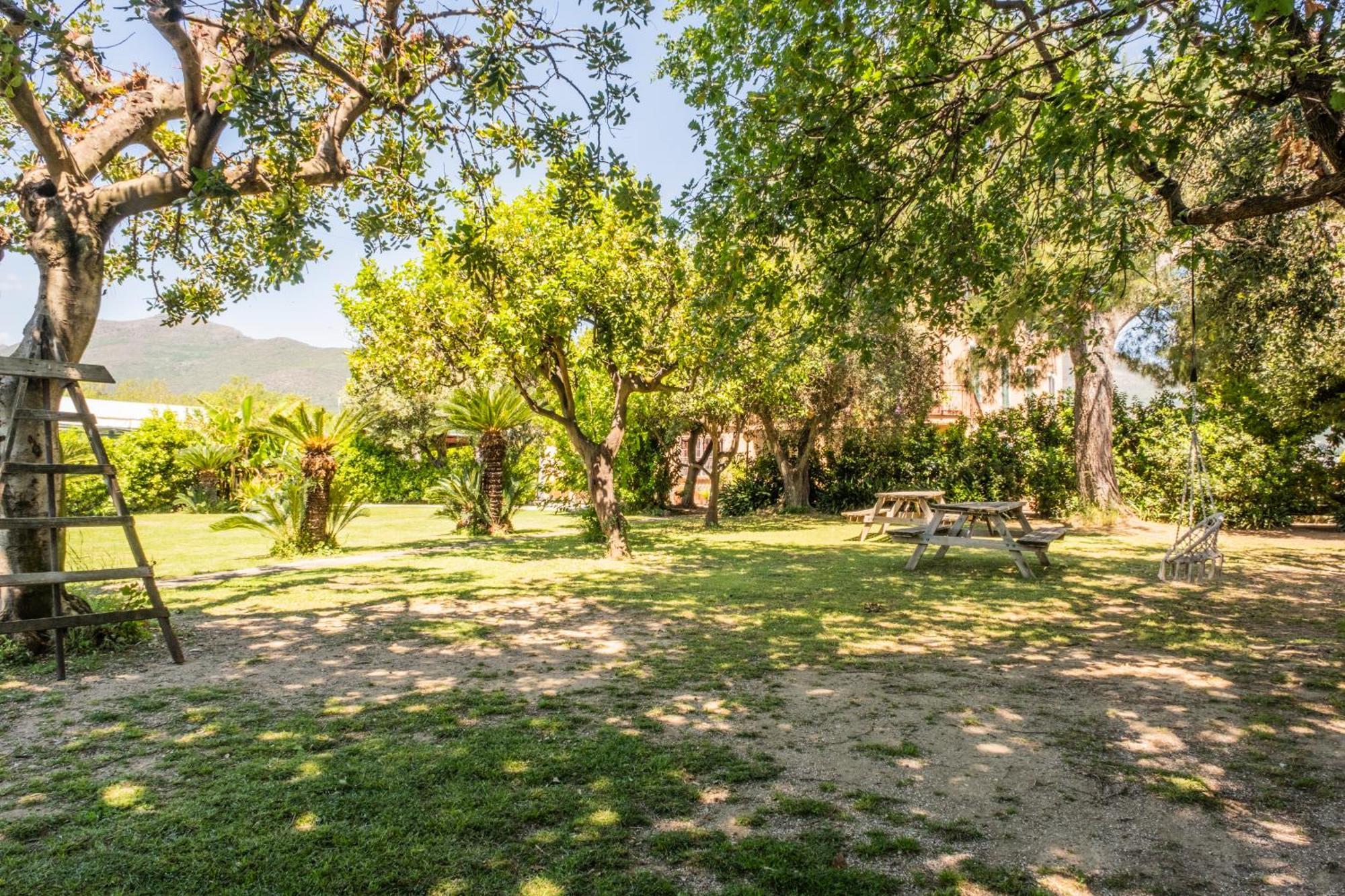 Agriturismo Giorgi Appartamenti In Riviera Ligure Албенга Екстериор снимка